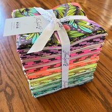 Tula FB4QTP.EVERGLOW    Fat Qtr bundle