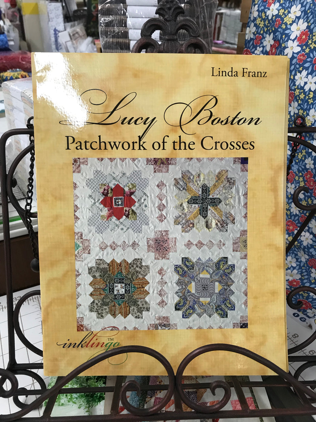 Lucy Boston Patchwork of the Crosses, book by Linda Franz
