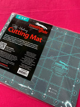 CGRMAT68  Creative grid Cutting Mat  6" X 8".