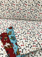 Doggie Land (dog bones)  by Quilters Palett 45"  100 % cotton white  12462 (white)
